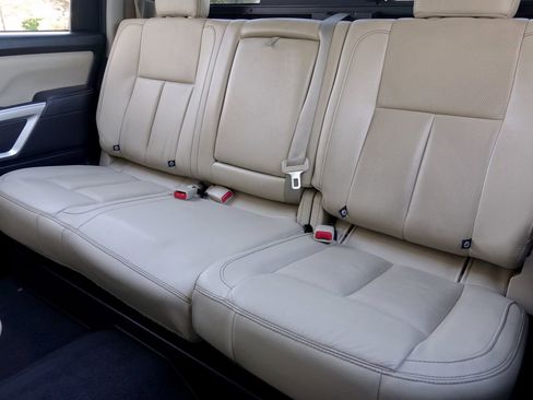 Used 2017 Nissan Titan SL w/ SL Towing Convenience Package image 11