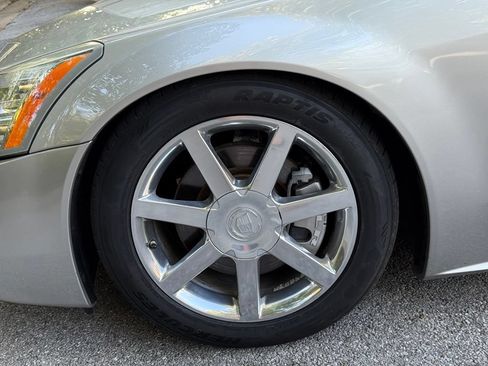 Used 2006 Cadillac XLR RWD image 40