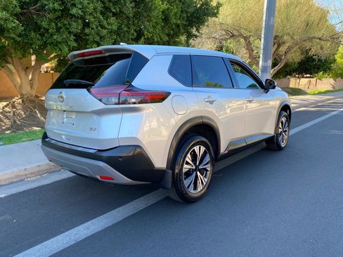 Used 2021 Nissan Rogue SV FWD image 7