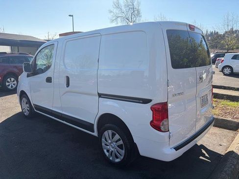 Used 2018 Nissan NV200 SV w/ Navigation Package image 4