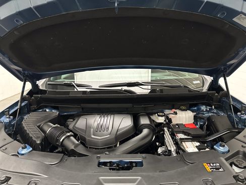 Used 2025 Chevrolet Traverse LT AWD/4WD image 44