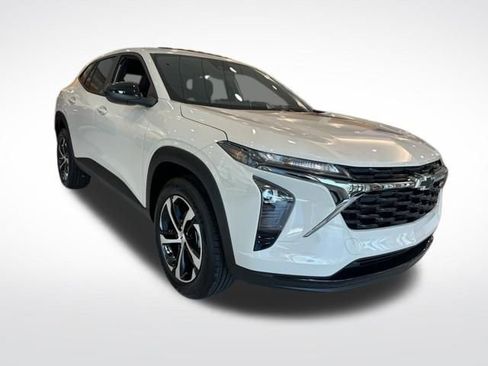 New 2026 Chevrolet Trax RS w/ Sunroof Package FWD image 7