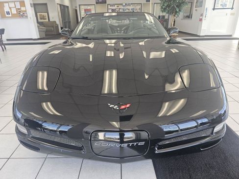 Used 2001 Chevrolet Corvette Convertible w/ Preferred Equipment Group2 RWD image 8