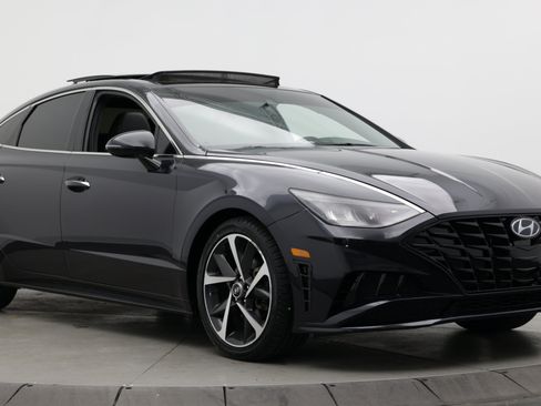 Used 2023 Hyundai Sonata SEL Plus FWD image 3