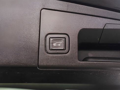 Used 2022 Cadillac XT5 Premium Luxury w/ LPO, Floor Liner Package image 40