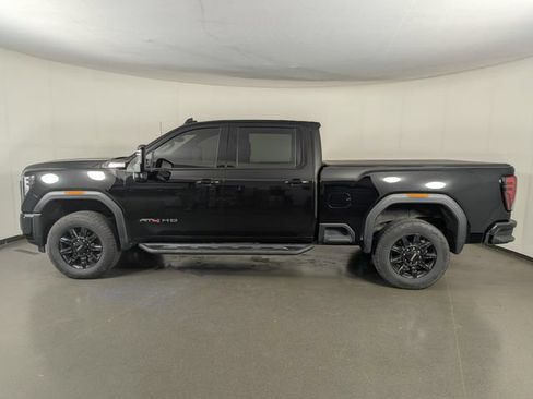Used 2024 GMC Sierra 2500 AT4 w/ Technology Package AWD/4WD image 5