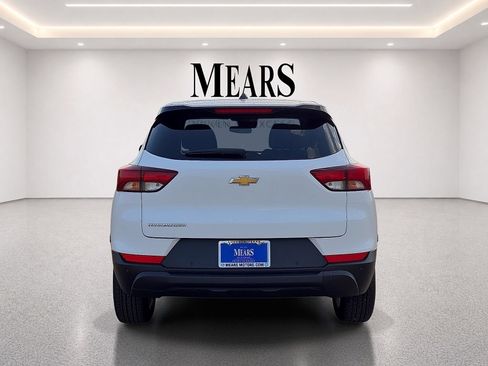 Used 2025 Chevrolet TrailBlazer LS w/ LS Convenience Package FWD image 4