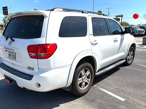 Used 2013 Toyota Sequoia SR5 RWD image 5