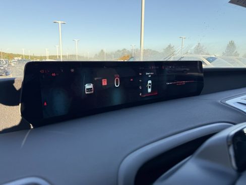 New 2025 Ford Expedition Max Platinum w/ Driver's Package image 12