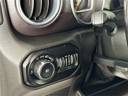 Used 2021 Jeep Wrangler Unlimited Sahara image 10