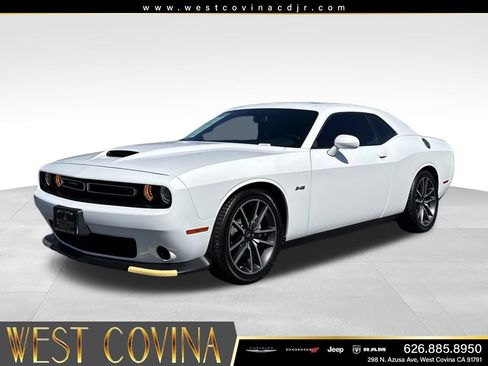 Used 2023 Dodge Challenger R/T RWD image 5