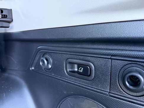 Certified 2023 Subaru Forester Limited image 37