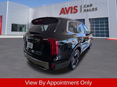 Used 2025 Kia Telluride S FWD image 6