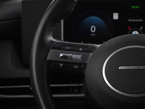 Used 2025 Hyundai Tucson SEL FWD image 17