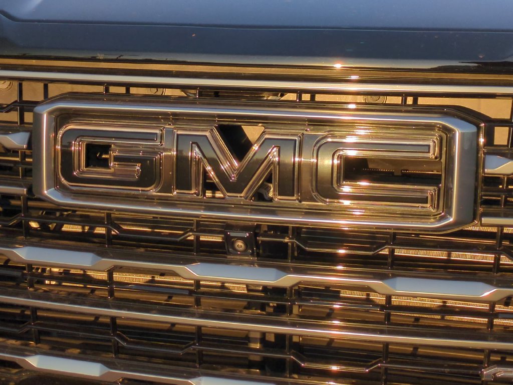Certified 2026 GMC Yukon XL AT4 w/ AT4 Premium Plus Package AWD/4WD image 34