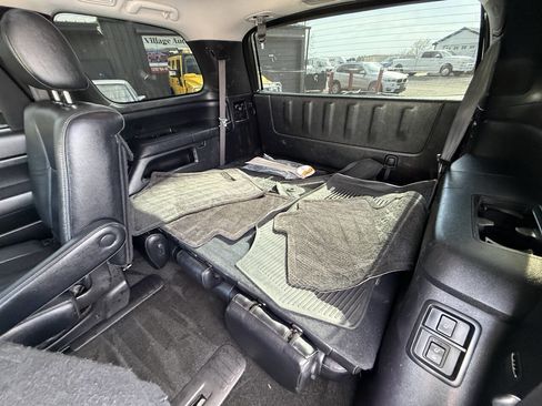 Used 2018 Toyota Sequoia TRD Sport AWD/4WD image 22