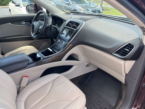 Used 2018 Lincoln MKX Select w/ Select Plus Package FWD image 13