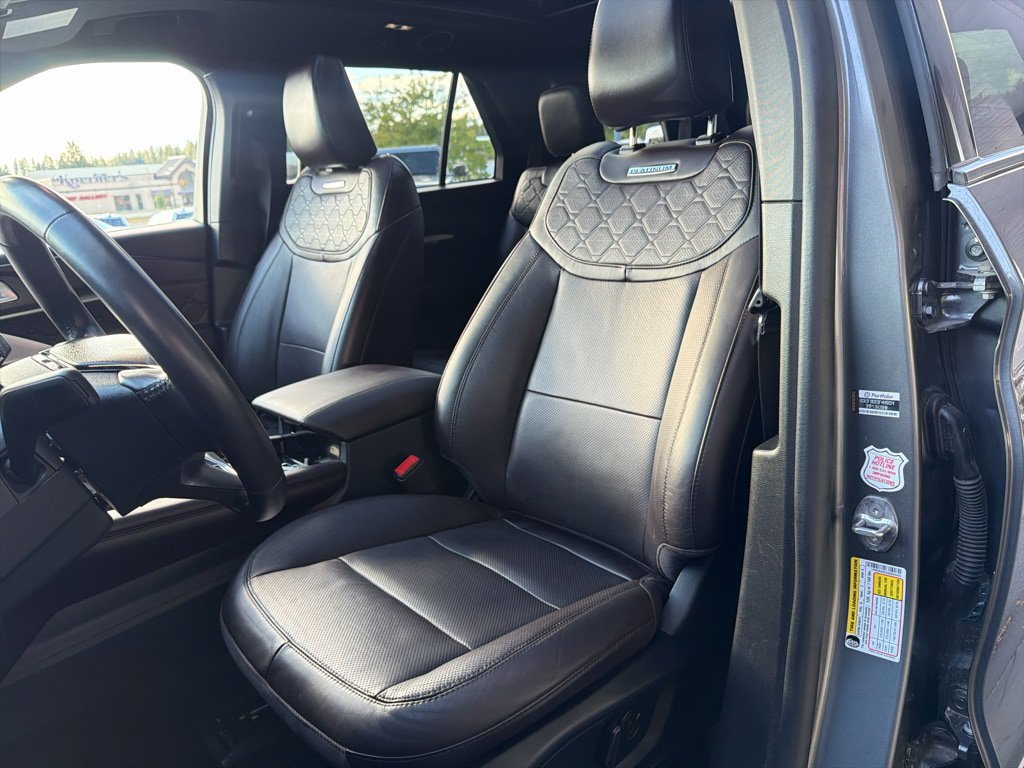 Certified 2025 Ford Explorer Platinum w/ LUX Leather Package AWD/4WD image 20