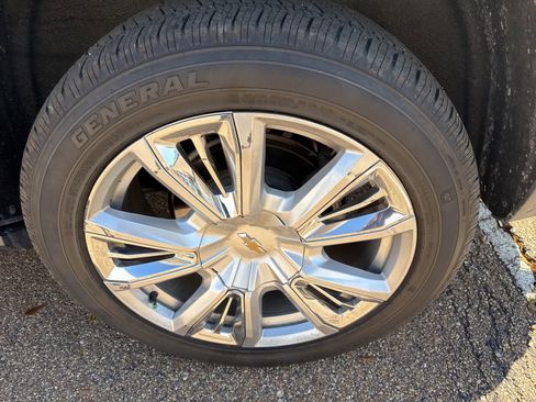 Used 2021 Chevrolet Tahoe High Country w/ Premium Package image 11