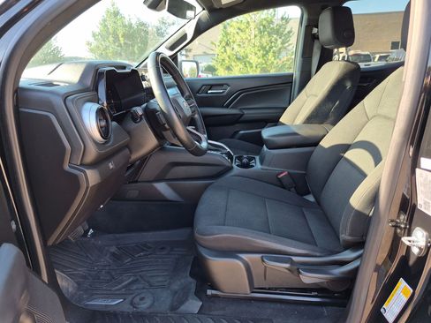 Used 2023 Chevrolet Colorado LT AWD/4WD image 15