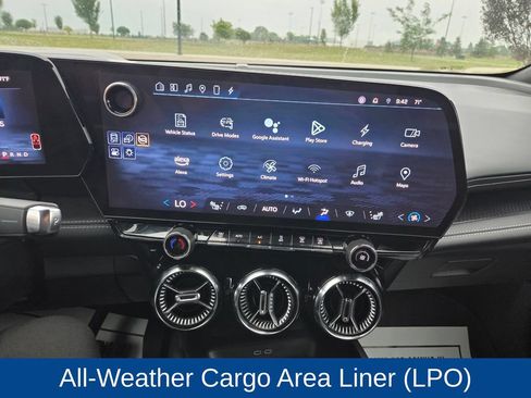 Used 2024 Chevrolet Blazer EV LT AWD/4WD image 27
