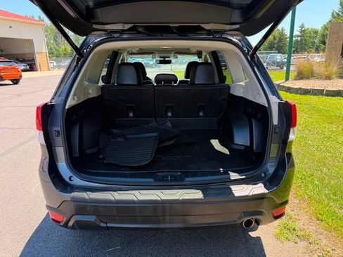 Used 2019 Subaru Forester Limited AWD/4WD image 3