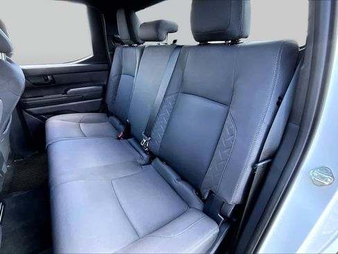 Used 2025 Toyota Tacoma SR5 AWD/4WD image 20