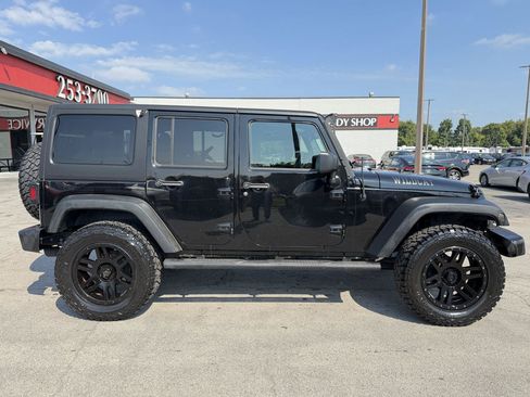 Used 2017 Jeep Wrangler Unlimited Sport w/ Quick Order Package 24S AWD/4WD image 2