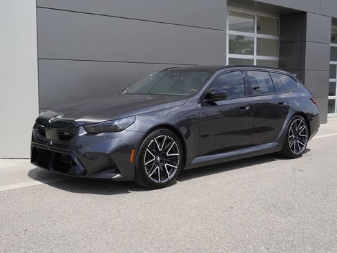 Used 2026 BMW M5 Touring AWD/4WD image 3
