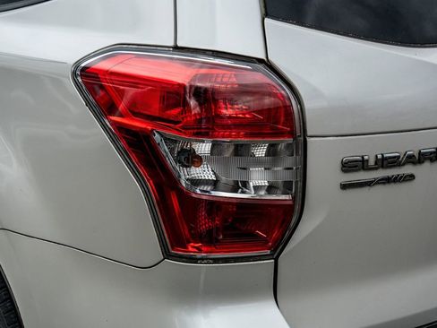 Used 2015 Subaru Forester 2.5i Premium w/ All-Weather Package AWD/4WD image 8