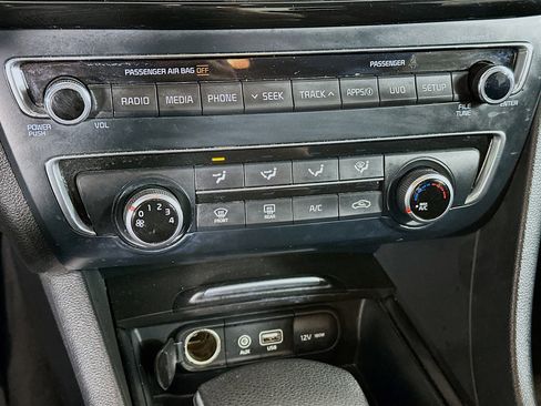 Used 2018 Kia Optima LX w/ 17" Alloy Wheels Package image 23