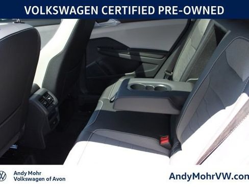 Used 2025 Volkswagen Taos SE w/ Panoramic Sunroof Package AWD/4WD image 25
