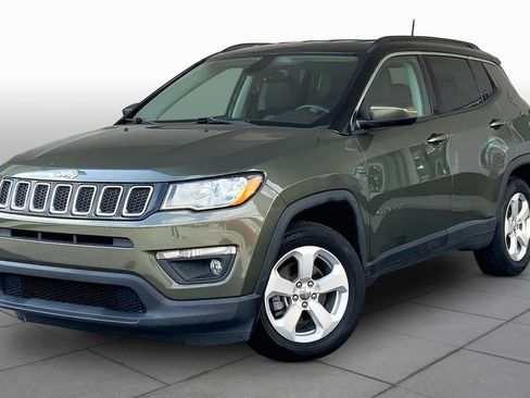 Used 2018 Jeep Compass Latitude w/ Popular Equipment Group FWD image 1
