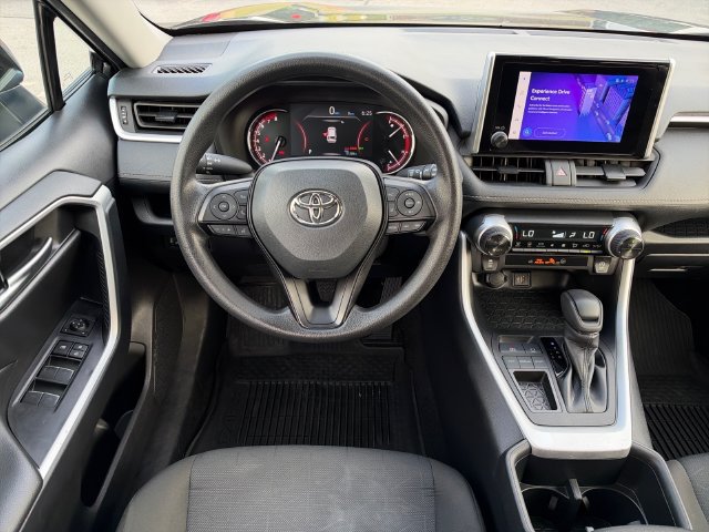 Used 2025 Toyota RAV4 XLE FWD image 13