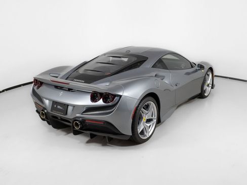 Used 2022 Ferrari F8 Tributo image 10