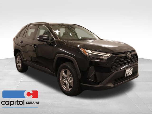 Used 2025 Toyota RAV4 XLE AWD/4WD image 1