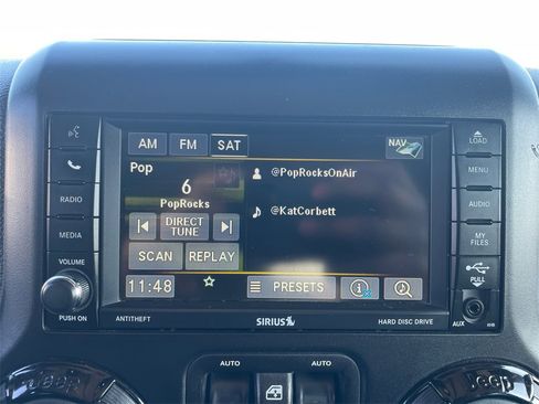 Used 2012 Jeep Wrangler Unlimited Sahara image 4