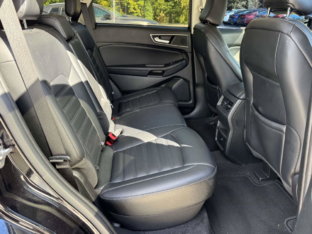 Used 2024 Ford Edge SEL AWD/4WD image 16