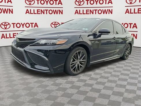 Used 2022 Toyota Camry SE w/ Cold Weather Package AWD/4WD image 3