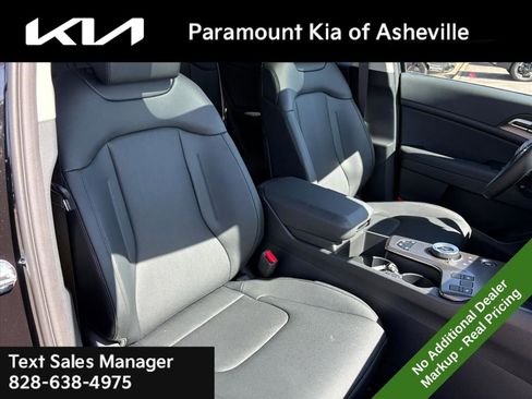 New 2026 Kia Sportage EX image 21