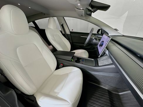 Used 2023 Tesla Model 3 Standard Range image 31