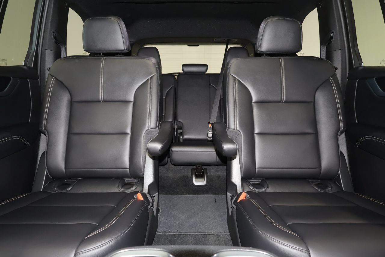 Certified 2026 GMC Acadia Elevation w/ Elevation Premium Package FWD image 32