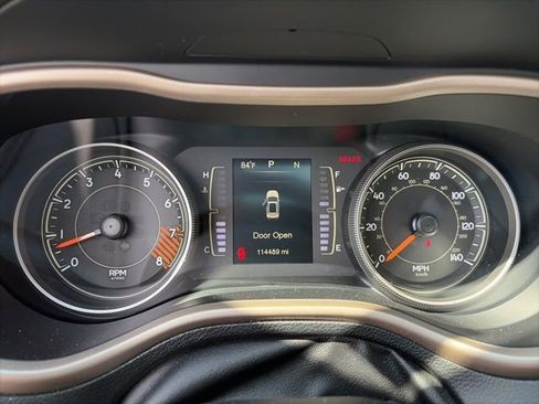 Used 2015 Jeep Cherokee Latitude w/ Comfort/Convenience Group image 1