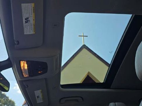 Used 2012 BMW 550i Gran Turismo w/ Driver Assistance Pkg image 31