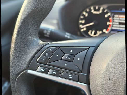 Used 2023 Nissan Altima 2.5 SV image 17