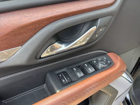 Used 2023 GMC Yukon Denali Ultimate w/ LPO, Floor Liner Package AWD/4WD image 25