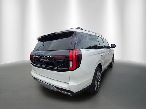 Used 2024 Ford Expedition Limited RWD image 4