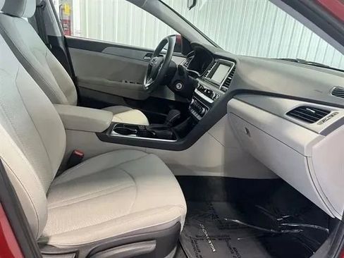 Used 2019 Hyundai Sonata SE FWD image 23