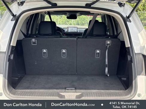 Used 2025 Honda Pilot Touring image 7