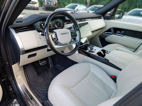 Used 2025 Land Rover Range Rover Long Wheelbase SE AWD/4WD image 19